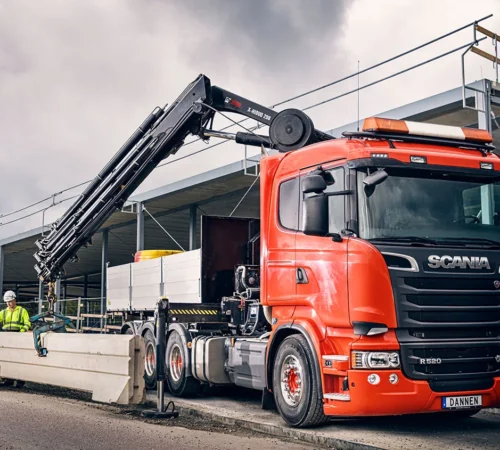 CAMIONES GRUA HIAB 477 PLATAFORMA DE 18TM